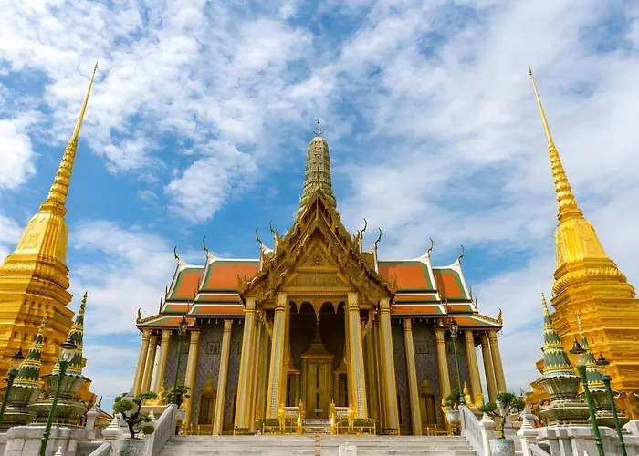Go Khaosan Chakraphong โก ตรอกข้าวสาร *