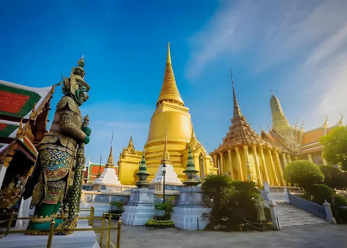 Go Khaosan Chakraphong โก ตรอกข้าวสาร *