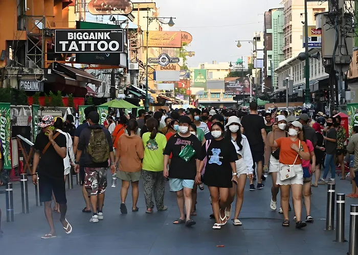 Go Khaosan Chakraphong โก ตรอกข้าวสาร *